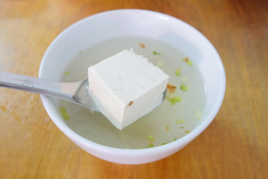 南投埔里｜阿開肉圓．Google評價4.2顆星，在地50年的銅板美食，埔里小吃美食推薦 @飛天璇的口袋