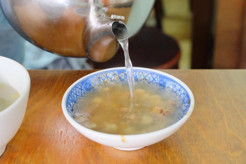 南投埔里｜阿開肉圓．Google評價4.2顆星，在地50年的銅板美食，埔里小吃美食推薦 @飛天璇的口袋