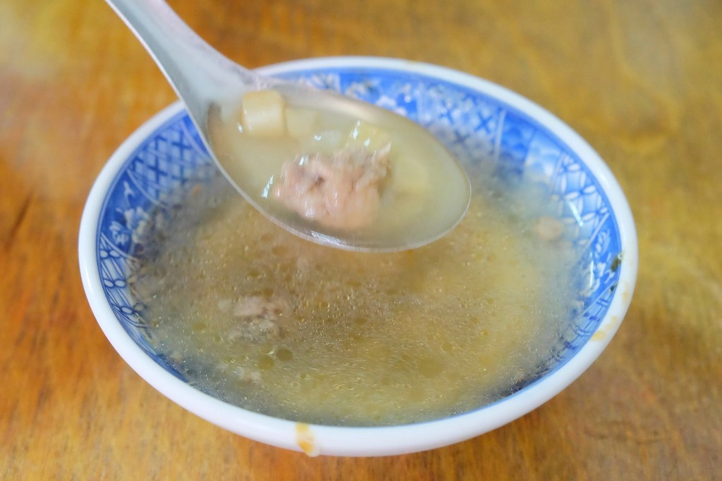 南投埔里｜阿開肉圓．Google評價4.2顆星，在地50年的銅板美食，埔里小吃美食推薦 @飛天璇的口袋