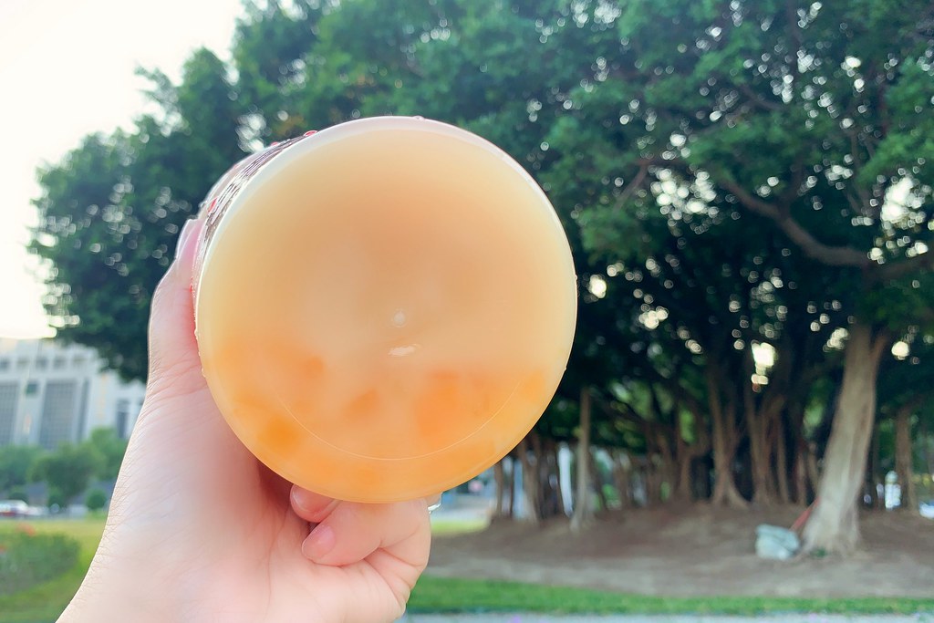 台中珍奶節第一名~拾覺輕飲：台中獨特飲品店，多多登大人新上市，每日限量100瓶！ @飛天璇的口袋