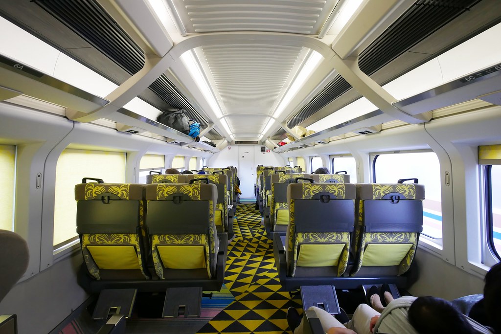 日本新瀉｜現美新幹線 GENBI SHINKANSEN，越後湯澤-新瀉移動的美術館，世界最快速的藝術鑑賞列車 @飛天璇的口袋