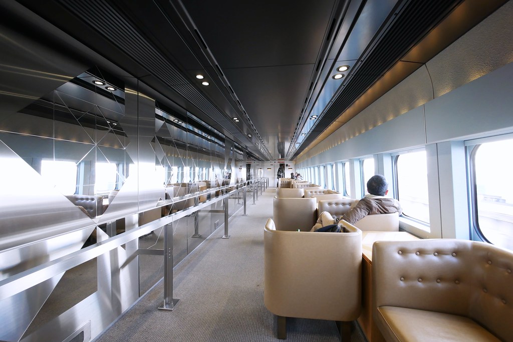 日本新瀉｜現美新幹線 GENBI SHINKANSEN，越後湯澤-新瀉移動的美術館，世界最快速的藝術鑑賞列車 @飛天璇的口袋