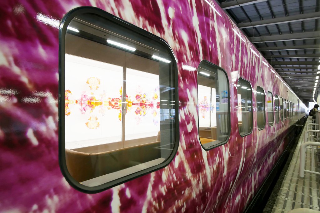 日本新瀉｜現美新幹線 GENBI SHINKANSEN，越後湯澤-新瀉移動的美術館，世界最快速的藝術鑑賞列車 @飛天璇的口袋