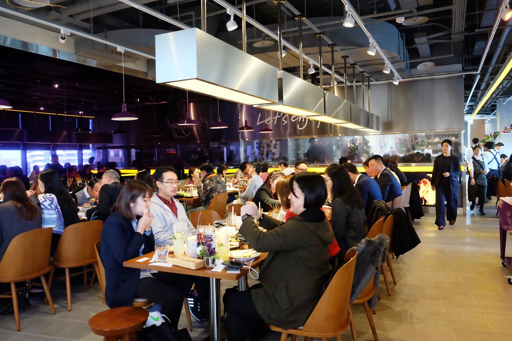 月月Thai BBQ泰式燒烤｜瓦城最新品牌，不一樣的泰式料理，泰式Lounge bar氛圍 @飛天璇的口袋