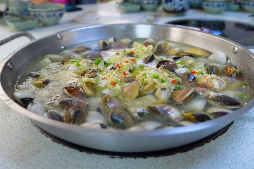 澳門半島｜贏到粥．中港台紅星都愛的澳門卜卜蜆，必吃手撕雞需要事先預約 @飛天璇的口袋