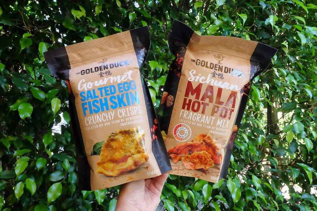 金鴨鹹蛋黃炸魚皮 x 金鴨四川麻辣火鍋什錦脆片~新口味！全台全家便利商店熱賣中：金鴨 x全家 食驗廚房 @飛天璇的口袋