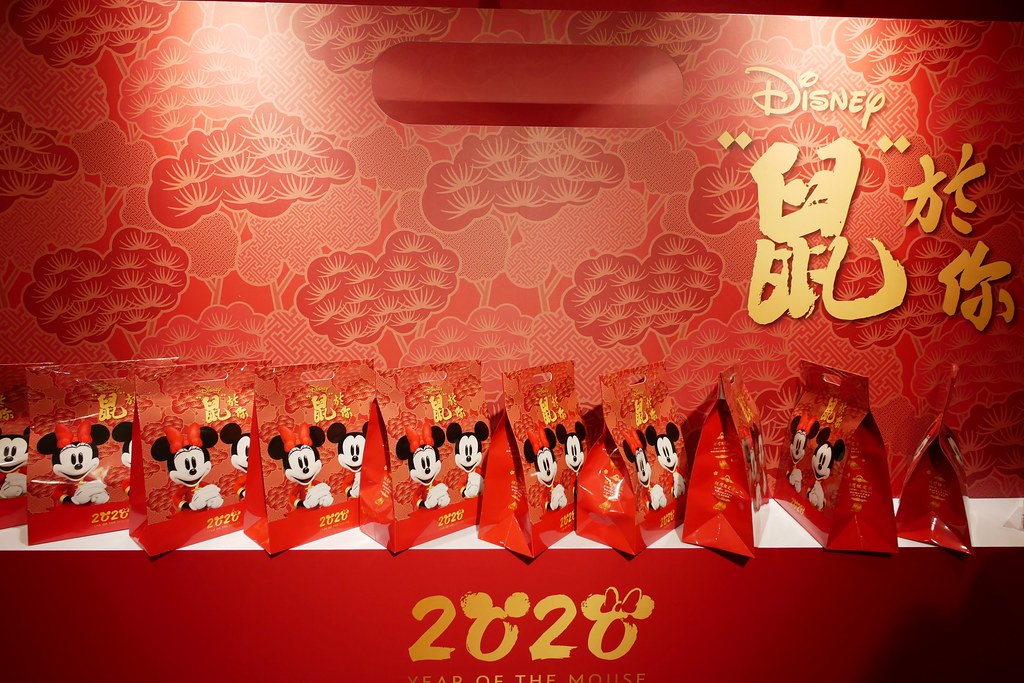 迪士尼【鼠於你期間限定】：1/16~2/10台中新光三越10樓天空劇場，卡米奇米妮可愛商品x四大網美打卡牆 @飛天璇的口袋