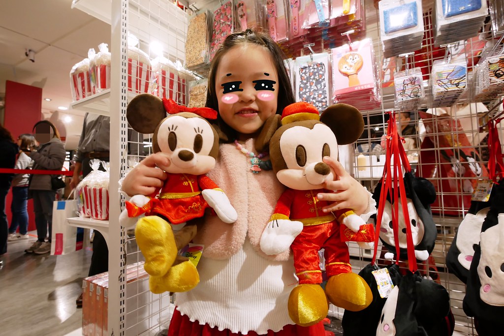 迪士尼【鼠於你期間限定】：1/16~2/10台中新光三越10樓天空劇場，卡米奇米妮可愛商品x四大網美打卡牆 @飛天璇的口袋