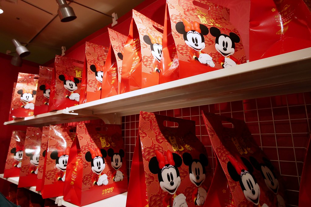 迪士尼【鼠於你期間限定】：1/16~2/10台中新光三越10樓天空劇場，卡米奇米妮可愛商品x四大網美打卡牆 @飛天璇的口袋