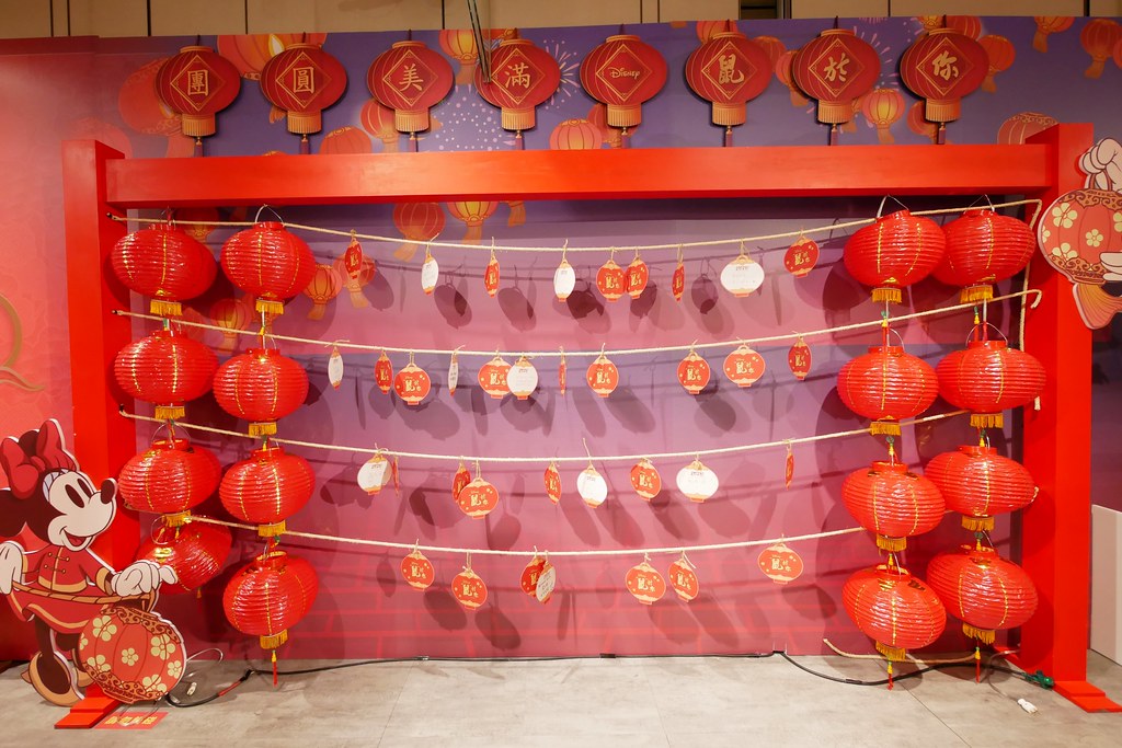 迪士尼【鼠於你期間限定】：1/16~2/10台中新光三越10樓天空劇場，卡米奇米妮可愛商品x四大網美打卡牆 @飛天璇的口袋