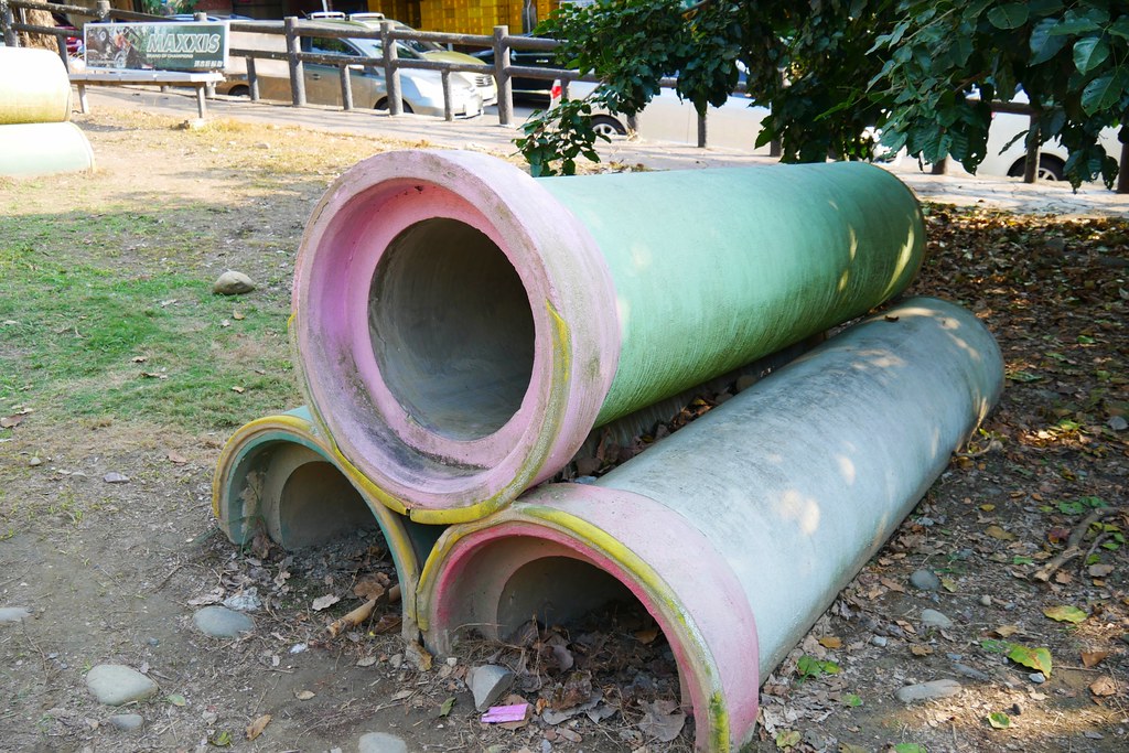 百果山溜滑梯：全台最長的溜滑梯，沙畫、釣魚、旋轉木馬、摩天輪，小孩子的天堂啊！ @飛天璇的口袋