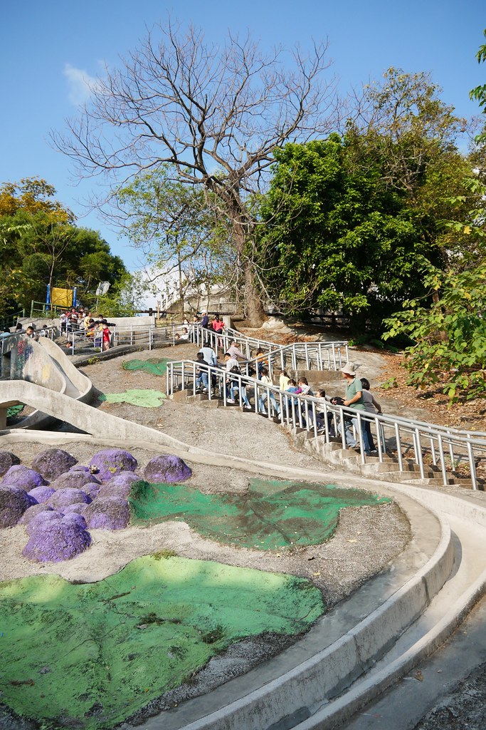 百果山溜滑梯：全台最長的溜滑梯，沙畫、釣魚、旋轉木馬、摩天輪，小孩子的天堂啊！ @飛天璇的口袋