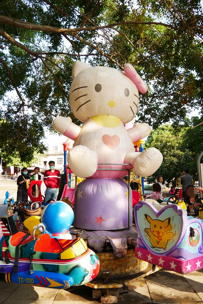 百果山溜滑梯：全台最長的溜滑梯，沙畫、釣魚、旋轉木馬、摩天輪，小孩子的天堂啊！ @飛天璇的口袋