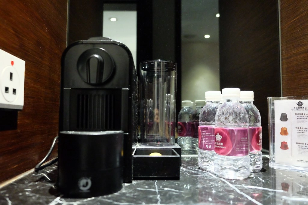 澳門半島｜英皇娛樂酒店，澳門大三巴附近飯店，地理位置非常好，網友推薦飲茶必吃 @飛天璇的口袋