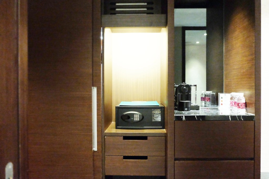 澳門半島｜英皇娛樂酒店，澳門大三巴附近飯店，地理位置非常好，網友推薦飲茶必吃 @飛天璇的口袋