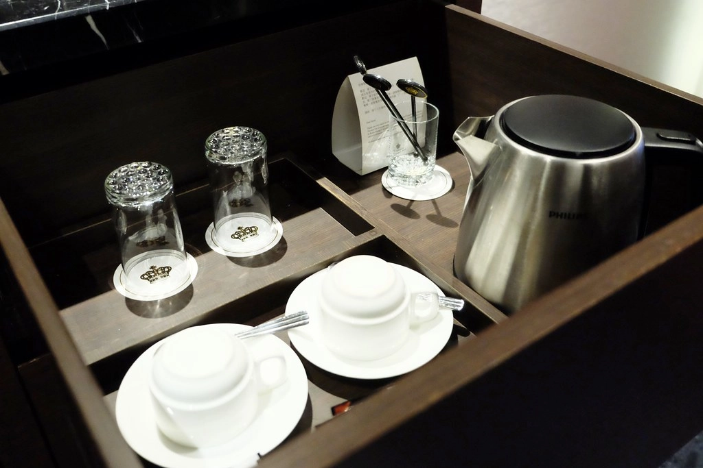 澳門半島｜英皇娛樂酒店，澳門大三巴附近飯店，地理位置非常好，網友推薦飲茶必吃 @飛天璇的口袋