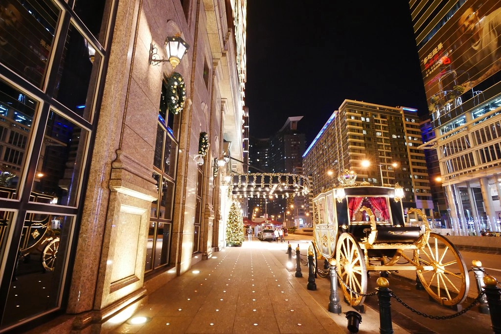 澳門半島｜英皇娛樂酒店，澳門大三巴附近飯店，地理位置非常好，網友推薦飲茶必吃 @飛天璇的口袋