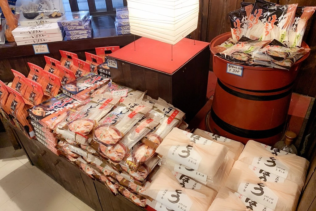 日本山梨｜不動茶屋．河口湖車站美食推薦，好吃又美味的鄉土料理 @飛天璇的口袋