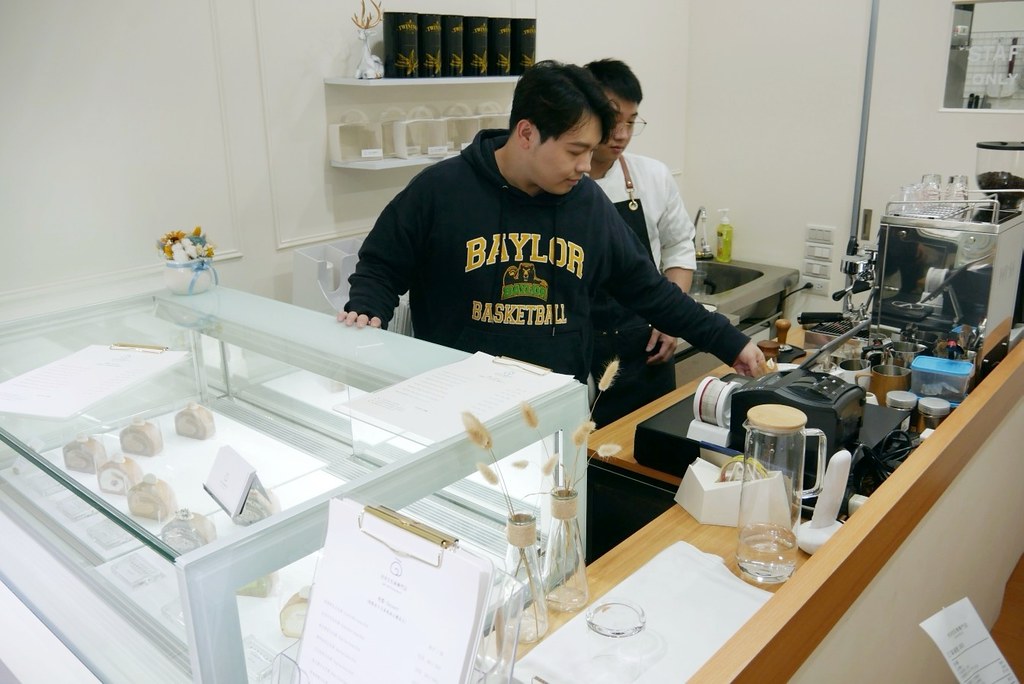 桃園中壢｜沫沫生乳捲專門店．Google評價4.9顆星，中原大學人氣甜點點 @飛天璇的口袋