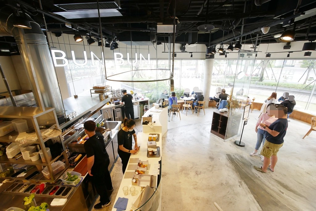 台中Bun Bun 棒棒文心森林店｜文心森林公園超唯美玻璃落地窗，創意潛水艇堡多種吃法早午餐推薦 @飛天璇的口袋