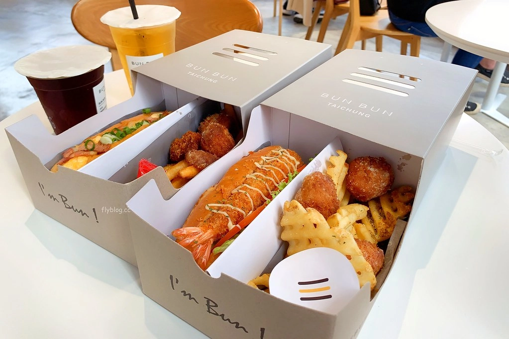台中Bun Bun 棒棒文心森林店｜文心森林公園超唯美玻璃落地窗，創意潛水艇堡多種吃法早午餐推薦 @飛天璇的口袋