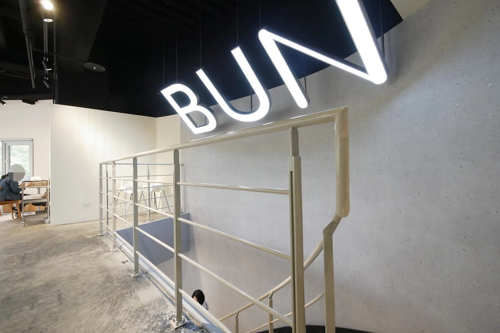 台中Bun Bun 棒棒文心森林店｜文心森林公園超唯美玻璃落地窗，創意潛水艇堡多種吃法早午餐推薦 @飛天璇的口袋