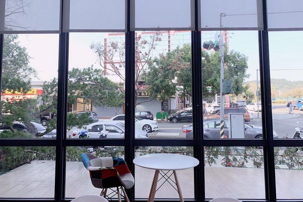 台中北屯｜神諭咖啡：高雄來的超人氣咖啡館，就是咖啡拉花很厲害，台中大坑下午茶甜點 @飛天璇的口袋