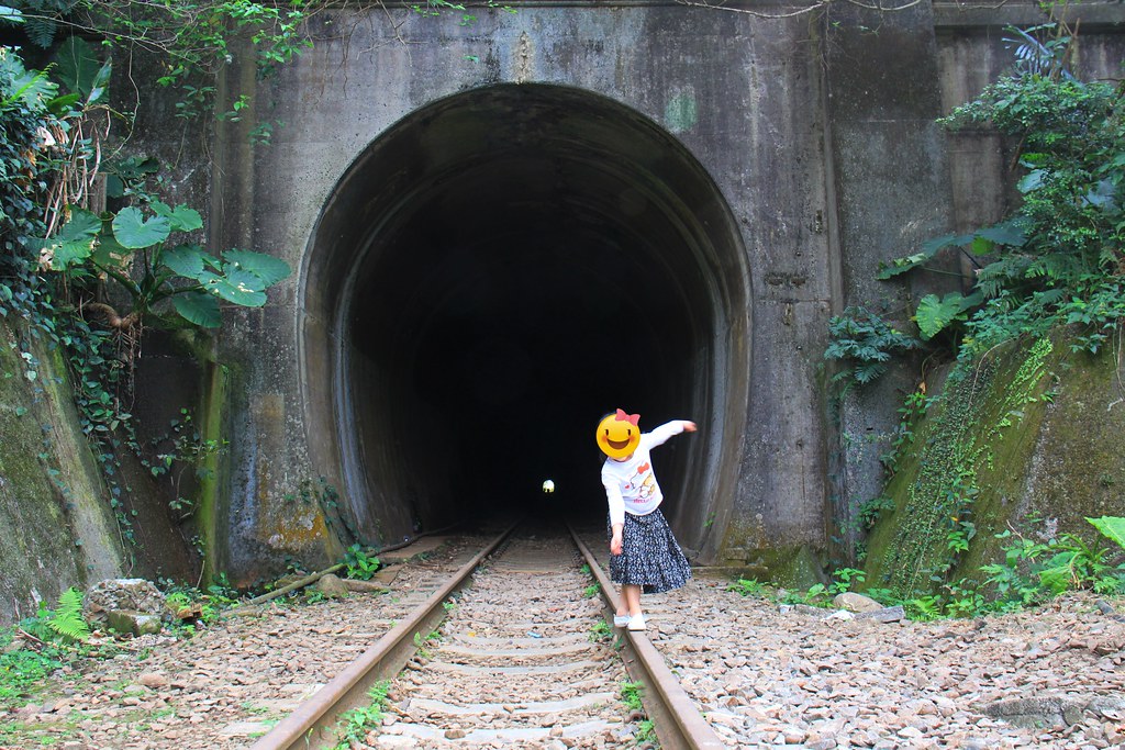 圳磚橋八號隧道｜后里IG拍照打卡小密境，仿佛走進神隱少女場景 @飛天璇的口袋