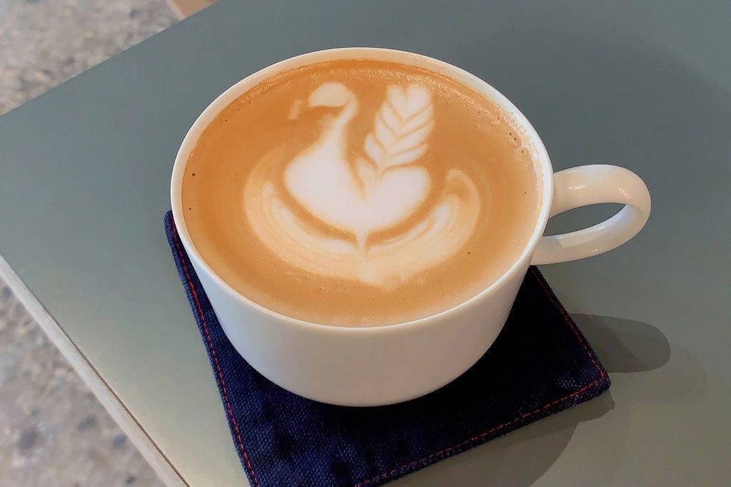 Coffee Stopover Black：Big 7 Travel選為”台灣25間最佳咖啡館”，台中個性化文青風的專業咖啡館 @飛天璇的口袋