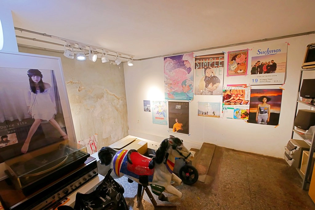 Coffee Stopover Black：Big 7 Travel選為”台灣25間最佳咖啡館”，台中個性化文青風的專業咖啡館 @飛天璇的口袋