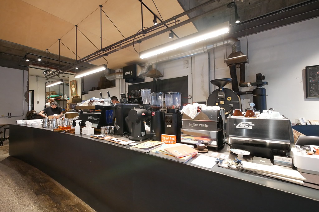 Coffee Stopover Black：Big 7 Travel選為”台灣25間最佳咖啡館”，台中個性化文青風的專業咖啡館 @飛天璇的口袋