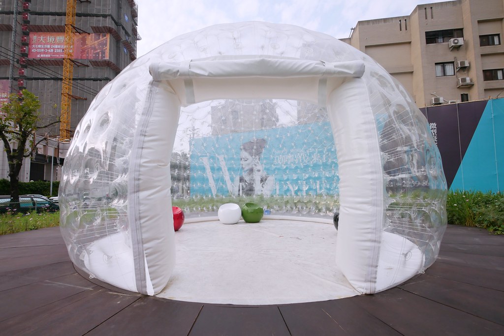 台中巨型泡泡屋：還有可愛的波斯菊花海~台中IG打卡免費景點！ @飛天璇的口袋