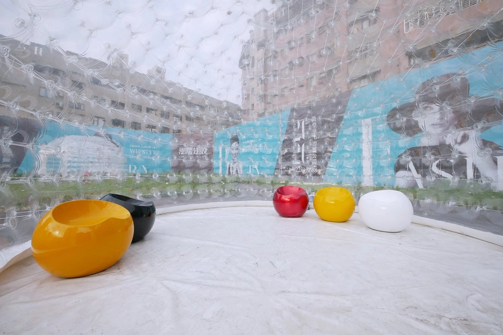 台中巨型泡泡屋：還有可愛的波斯菊花海~台中IG打卡免費景點！ @飛天璇的口袋