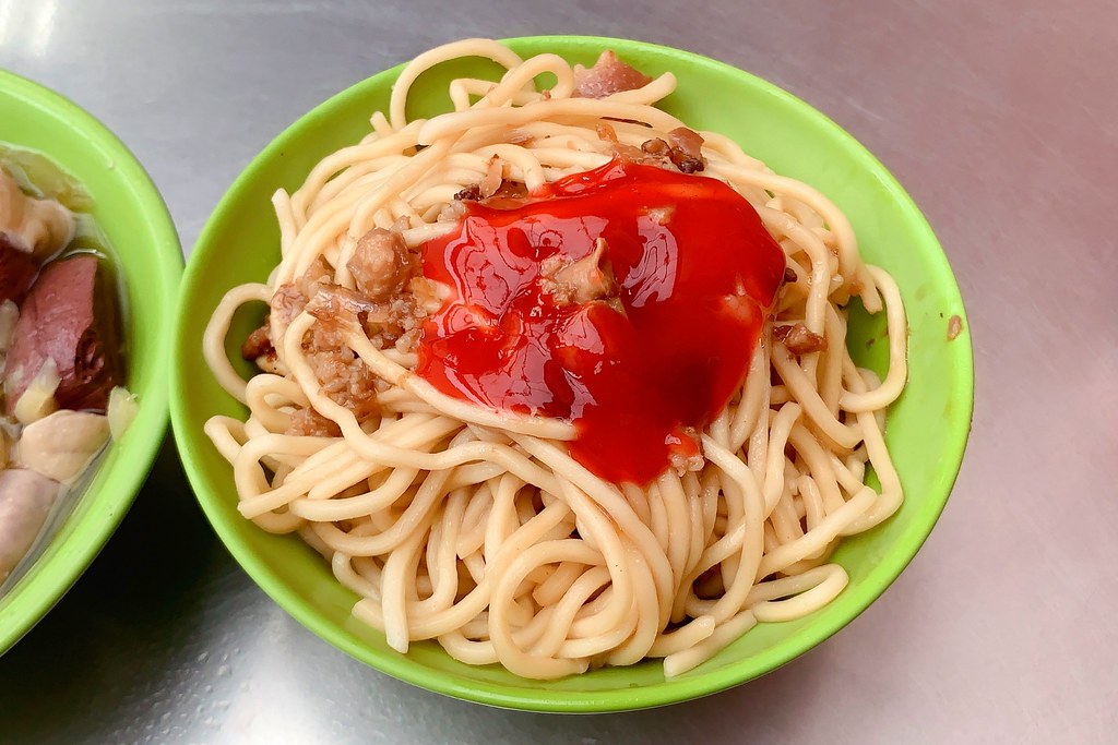 台中北屯｜邱炒麵．北屯思夢樂後面隱藏版美食，台中美食社團網友力推炒麵 @飛天璇的口袋