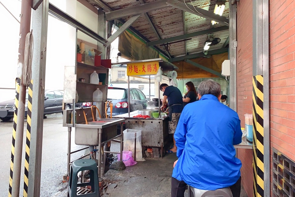 台中北屯｜邱炒麵．北屯思夢樂後面隱藏版美食，台中美食社團網友力推炒麵 @飛天璇的口袋