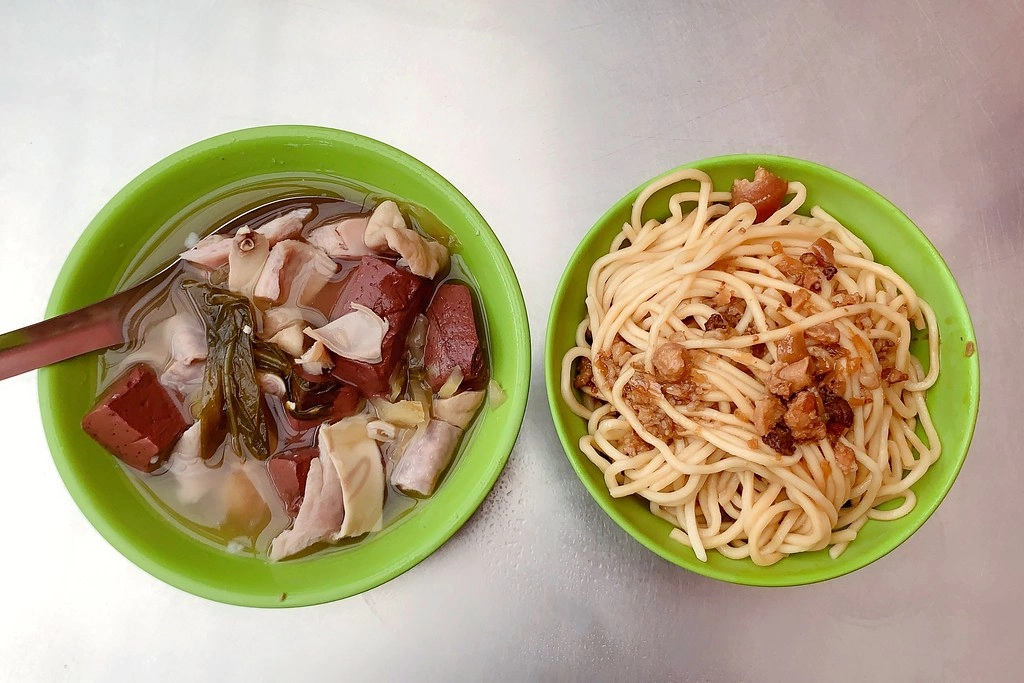 台中北屯｜邱炒麵．北屯思夢樂後面隱藏版美食，台中美食社團網友力推炒麵 @飛天璇的口袋