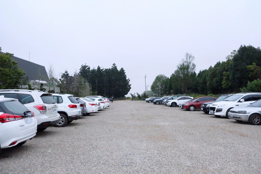 台中沙鹿｜黑森林景觀咖啡．玻璃教堂結合清水模建築，鄰近大肚山都會公園夜景餐廳 @飛天璇的口袋