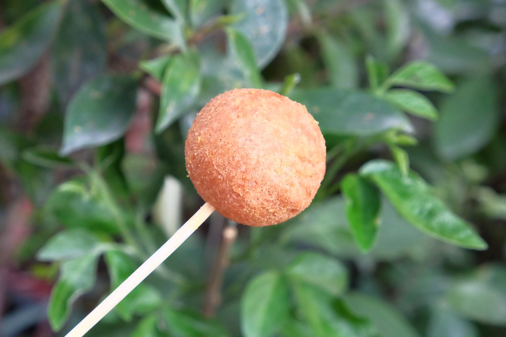 台中沙鹿｜沙鹿麻糬燒創始店．現點現做燒麻糬6種口味，地瓜球也很好吃 @飛天璇的口袋