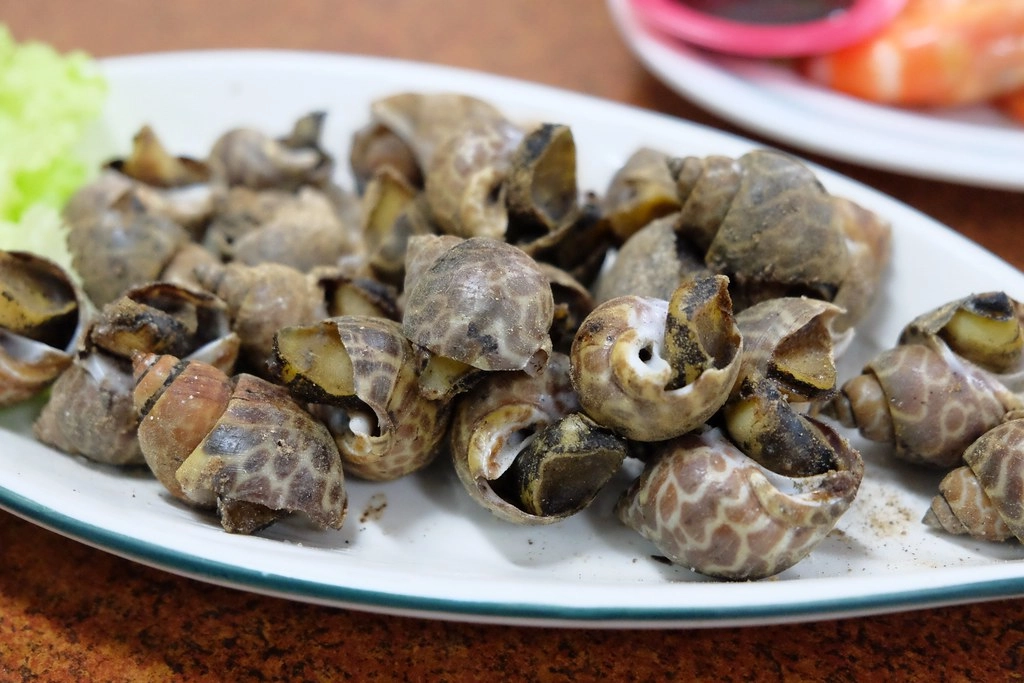 清水社口樓海鮮｜台中海線隱藏版美食，位置低調餐點卻不低調的海鮮餐廳 @飛天璇的口袋