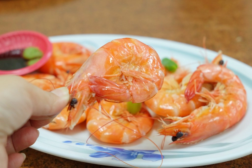 清水社口樓海鮮｜台中海線隱藏版美食，位置低調餐點卻不低調的海鮮餐廳 @飛天璇的口袋