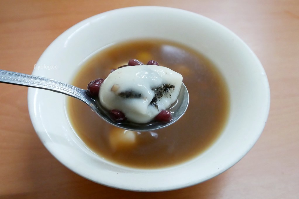 嘉義東區｜劉湯圓甜酒釀燒冷冰．嘉義老字號湯圓專賣店，手工製作冷熱都好吃 @飛天璇的口袋