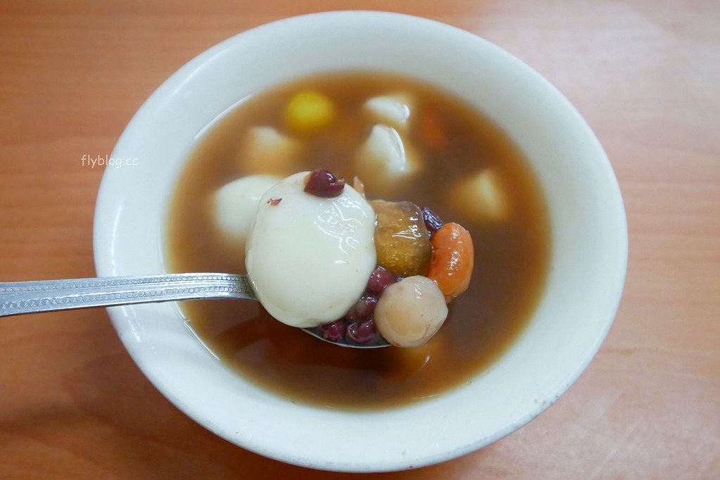 嘉義東區｜劉湯圓甜酒釀燒冷冰．嘉義老字號湯圓專賣店，手工製作冷熱都好吃 @飛天璇的口袋