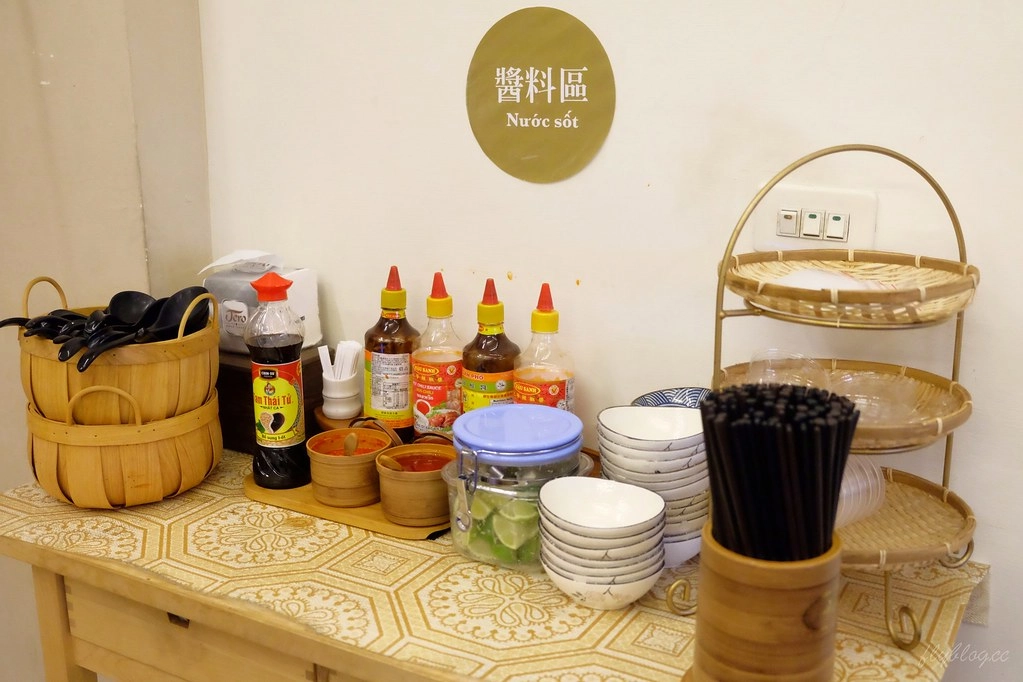 越好吃越南料理店｜Google評價4.3顆星，大里人氣越南料理店 @飛天璇的口袋