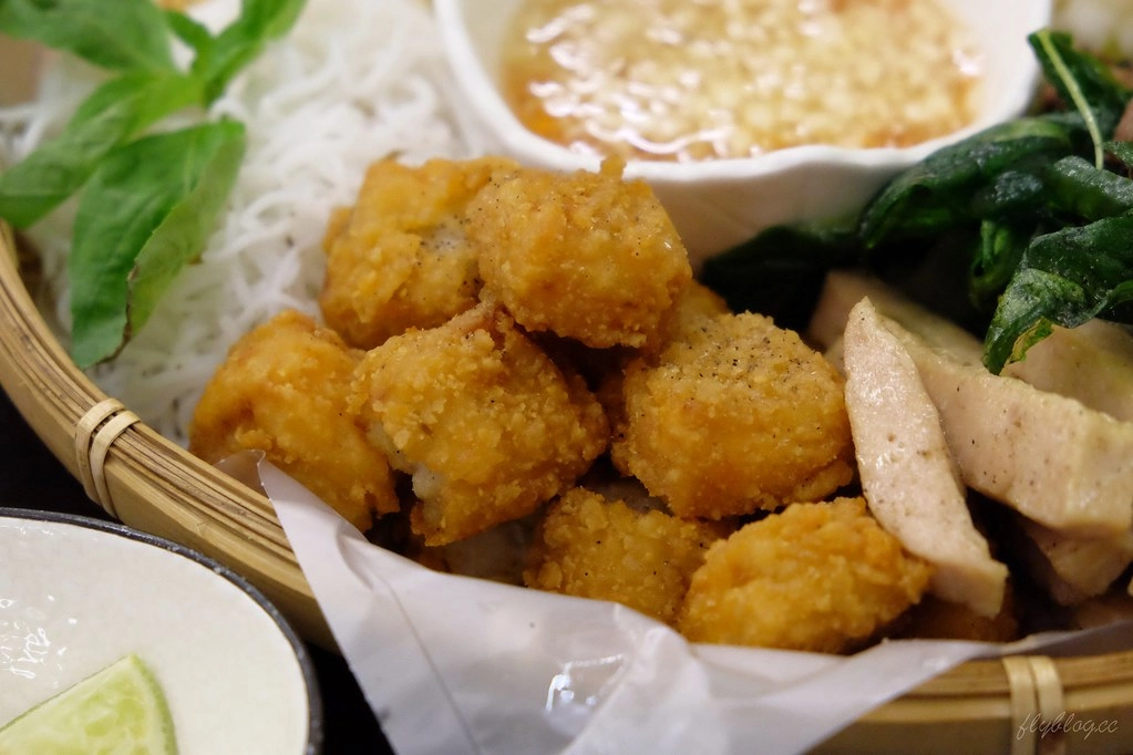 越好吃越南料理店｜Google評價4.3顆星，大里人氣越南料理店 @飛天璇的口袋