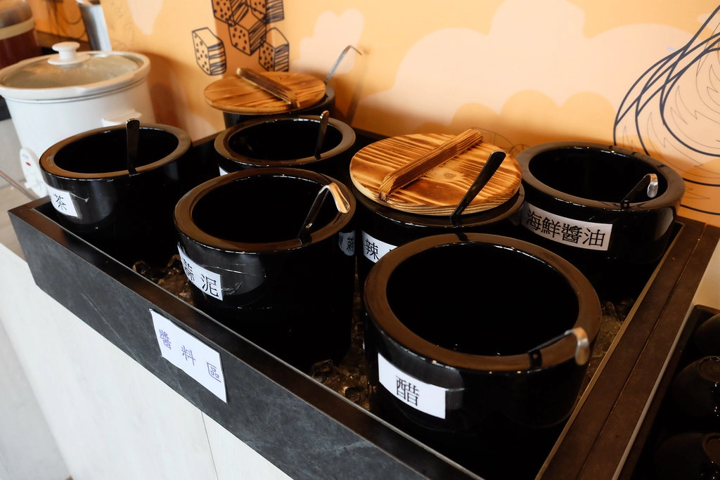 煲參參壽喜燒鍋物專門店：$389元以上吃到飽，10種湯頭特製湯頭、 M9澳洲黑毛和牛、特級松阪豬、波斯頓龍蝦等高級食材 @飛天璇的口袋