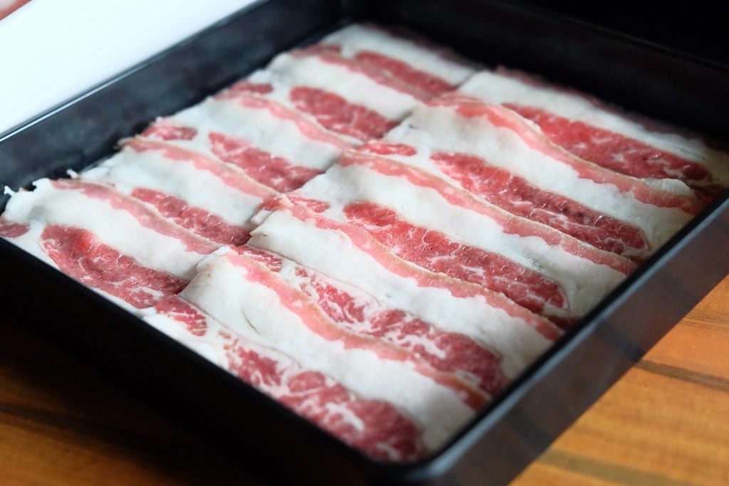 煲參參壽喜燒鍋物專門店：$389元以上吃到飽，10種湯頭特製湯頭、 M9澳洲黑毛和牛、特級松阪豬、波斯頓龍蝦等高級食材 @飛天璇的口袋