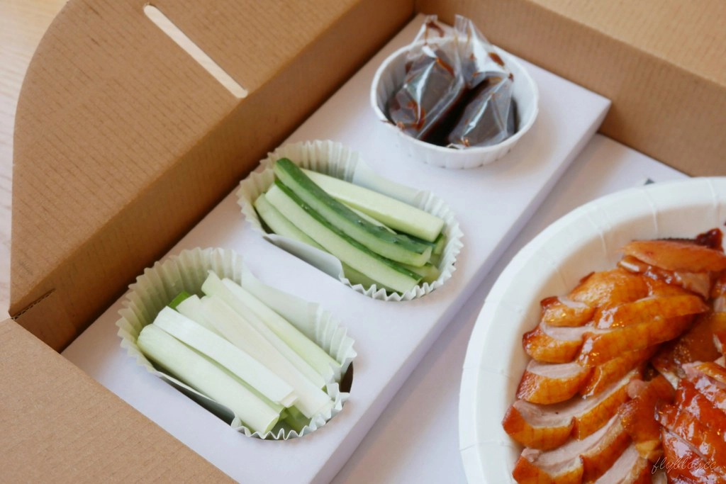 台中西區｜小鴨片，台中人氣外帶烤鴨店，鴨片館最新品牌，一鴨三吃隨意搭配 @飛天璇的口袋