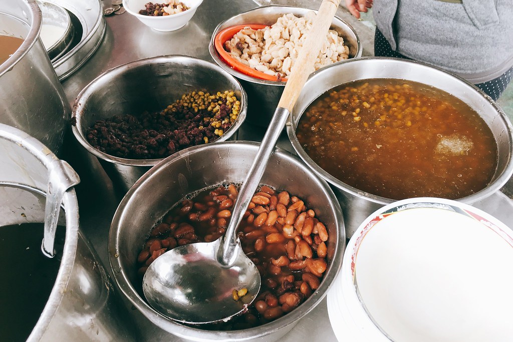 台中小鎮豆花｜太平長億加油站對面，在地30年的傳統小吃美食 @飛天璇的口袋