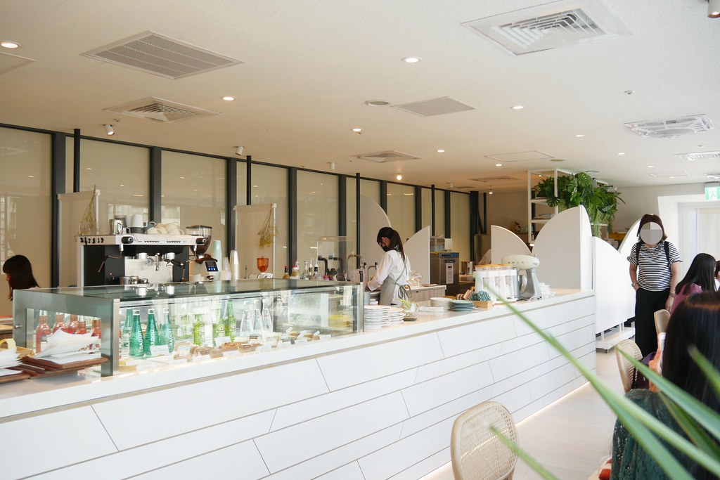 【台中西屯】堁夏咖啡  caf&eacute; crotchet，坐擁台中七期最美窗景的咖啡館，坐在台中歌劇院觀看夏綠地公園美景 @飛天璇的口袋