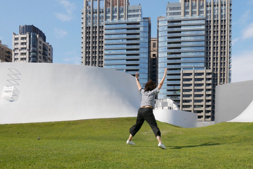 【台中西屯】堁夏咖啡  caf&eacute; crotchet，坐擁台中七期最美窗景的咖啡館，坐在台中歌劇院觀看夏綠地公園美景 @飛天璇的口袋